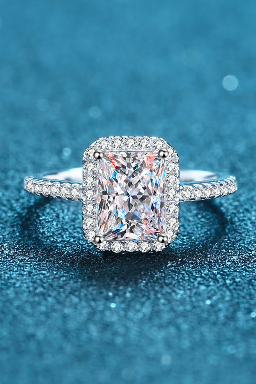 1 Carat Emerald Moissanite Ring