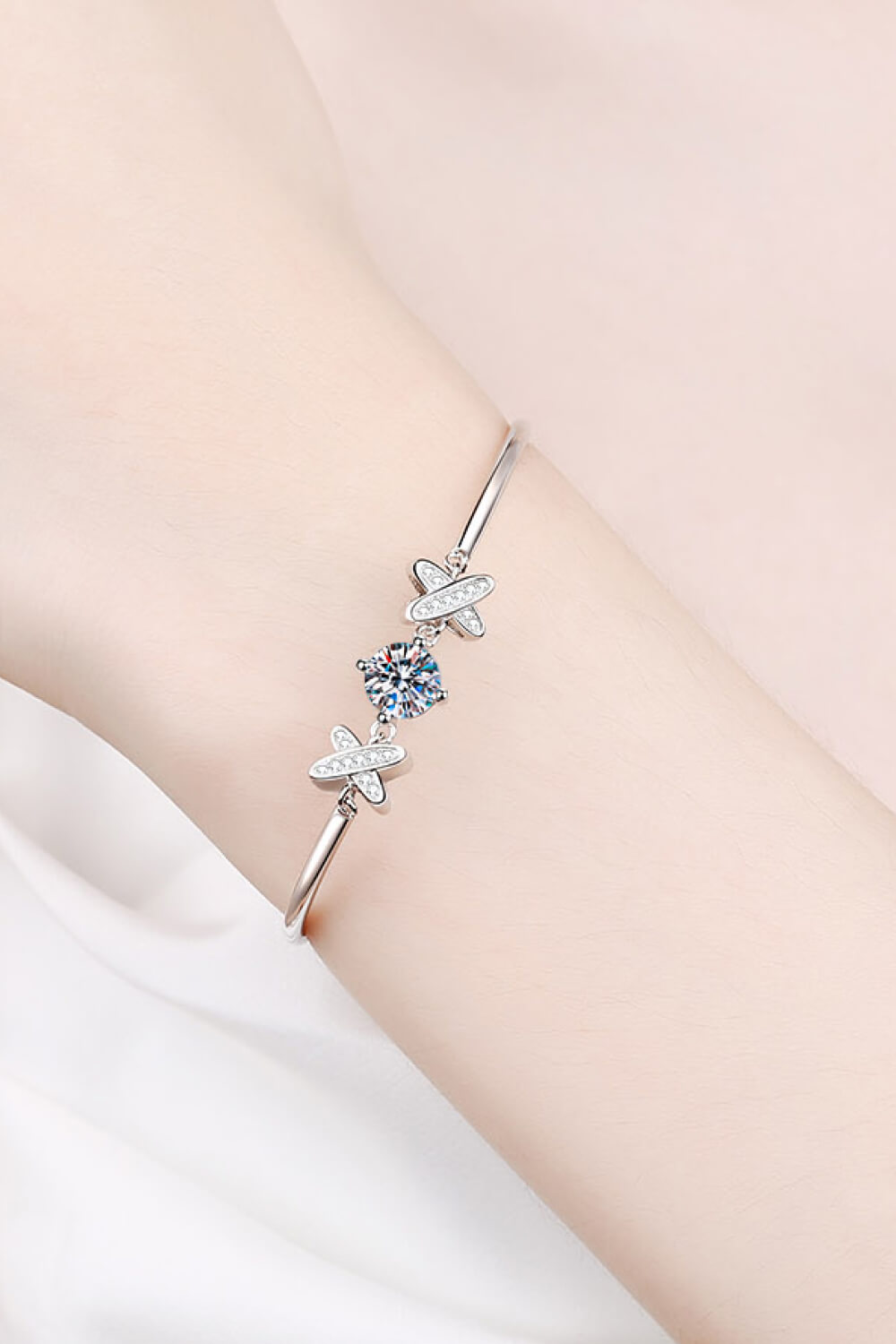 XOX Moissanite Bracelet